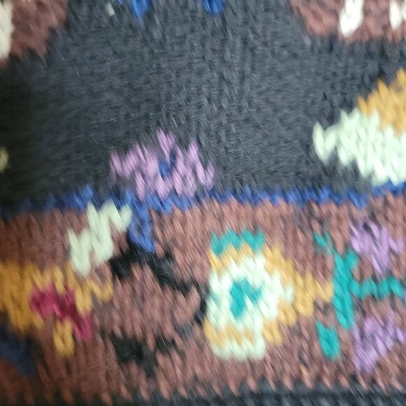 Vintage Women's M Sweater Vest Cardigan Granny Core Cottage Core Black Multicolo - Picture 10 of 10